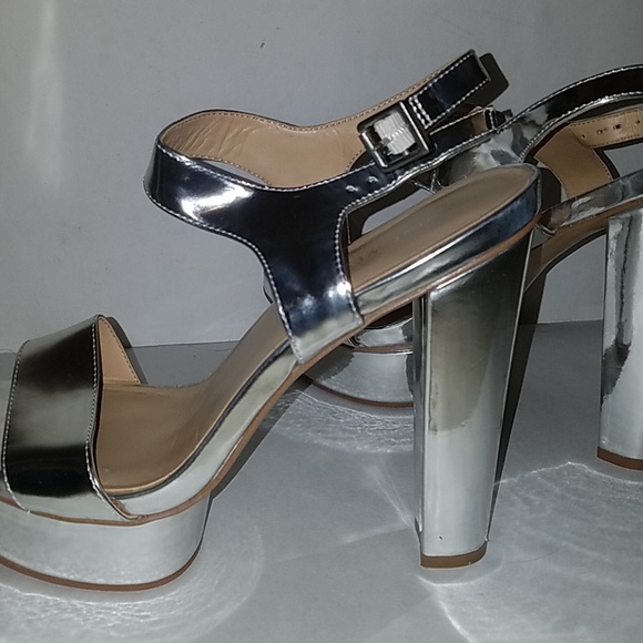 High heels - Picture 3 of 4